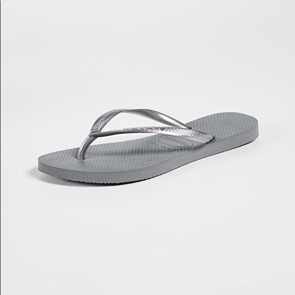 Women’s silver Havaianas flops- new Size39-40